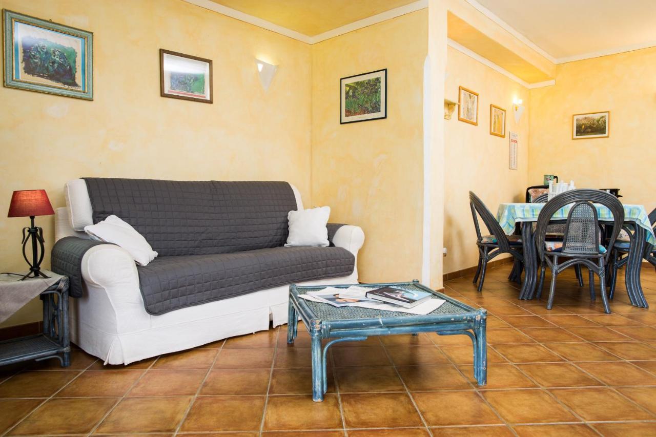 Villa Iris With Pool Baja Sardinia Exterior foto
