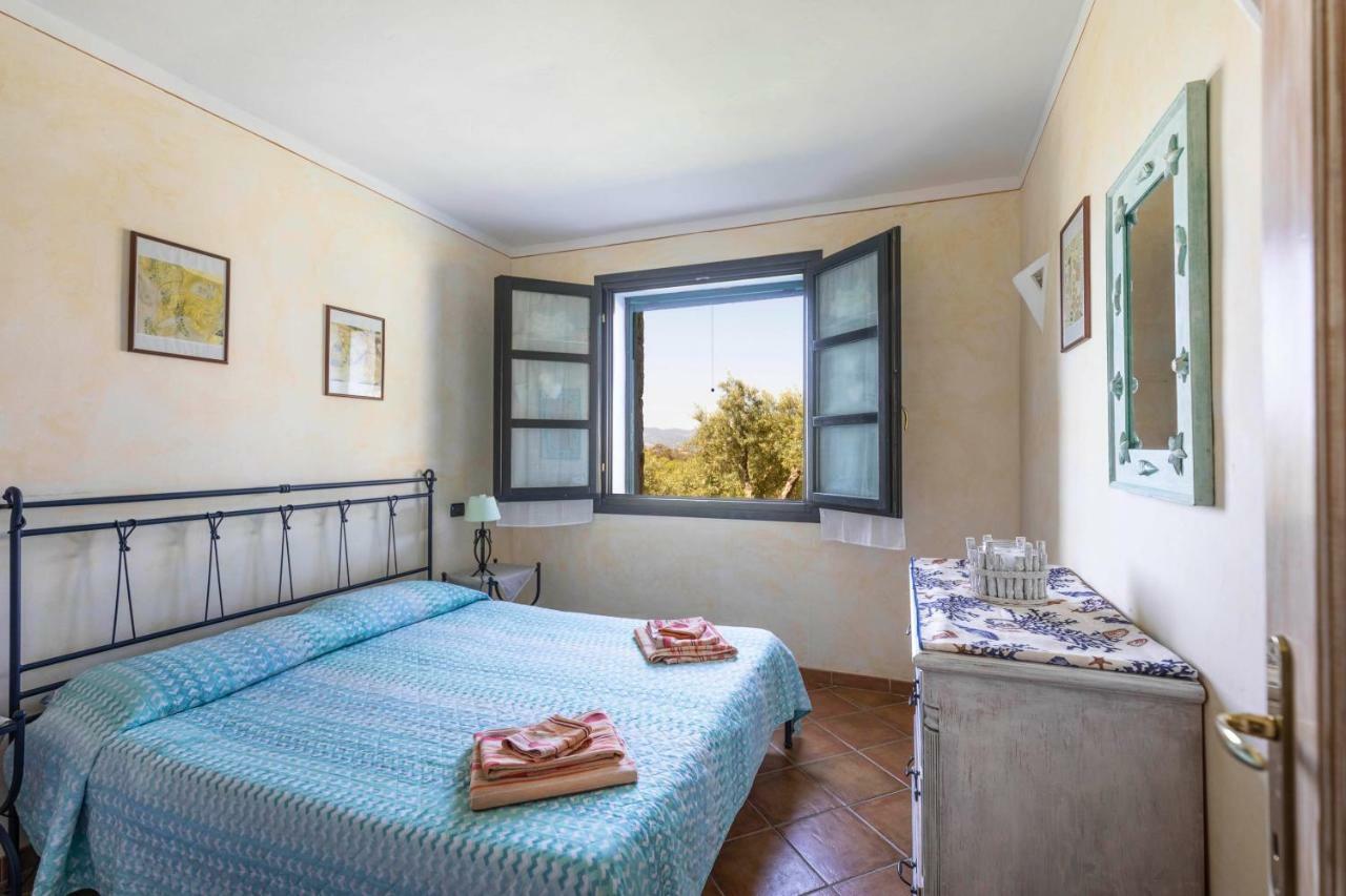 Villa Iris With Pool Baja Sardinia Exterior foto