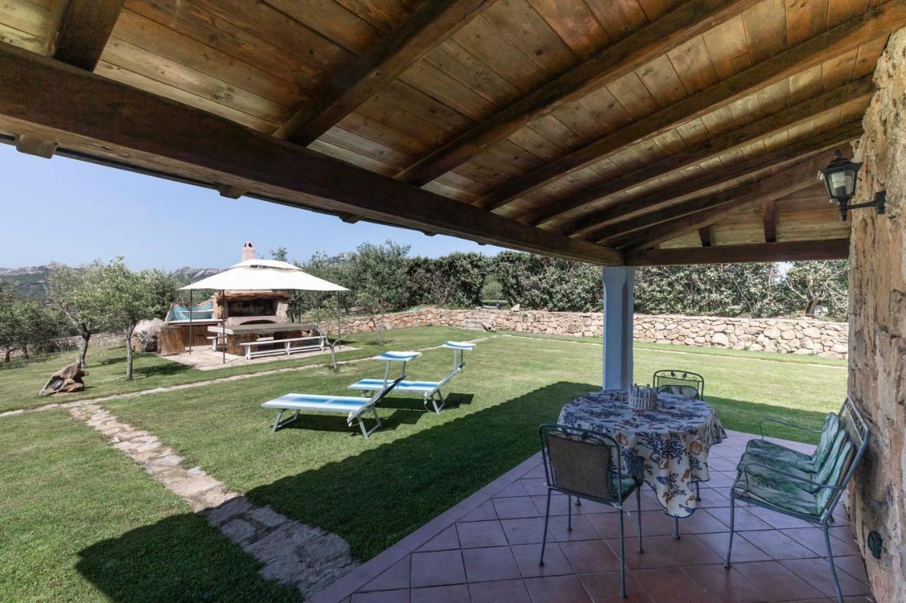 Villa Iris With Pool Baja Sardinia Exterior foto