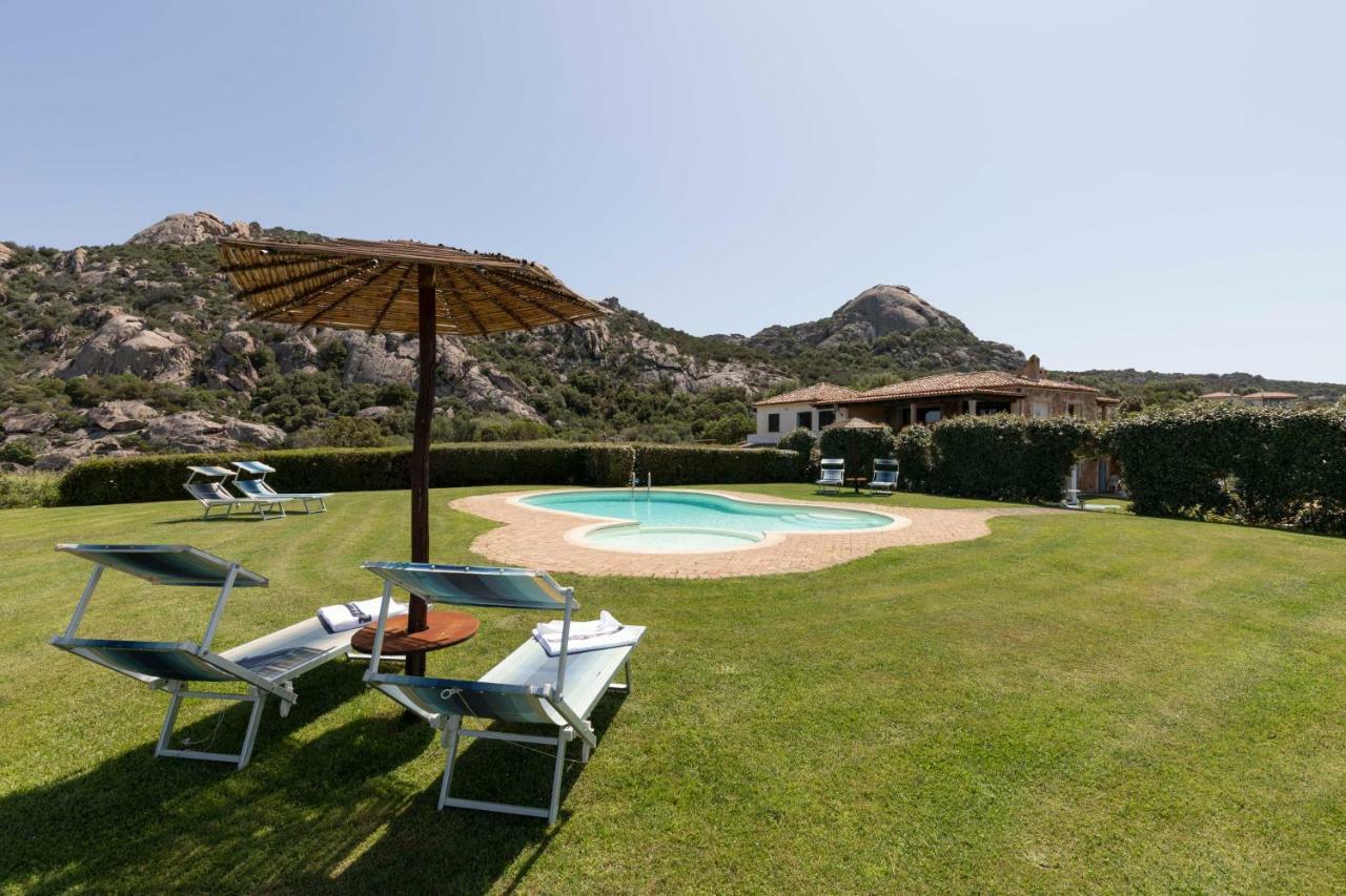 Villa Iris With Pool Baja Sardinia Exterior foto